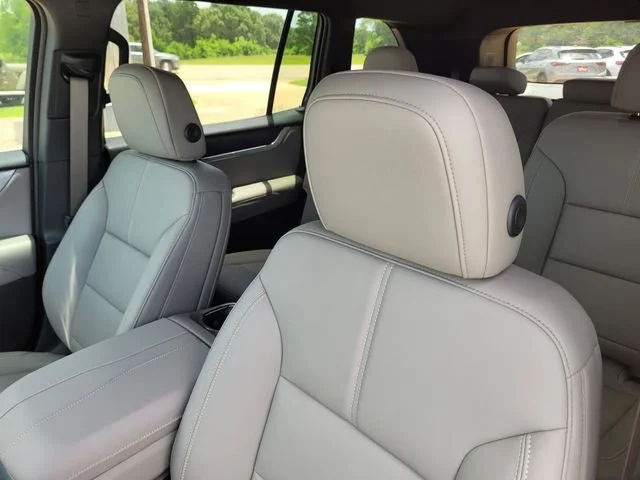 New 2026 Summit White GMC Elevation image 21