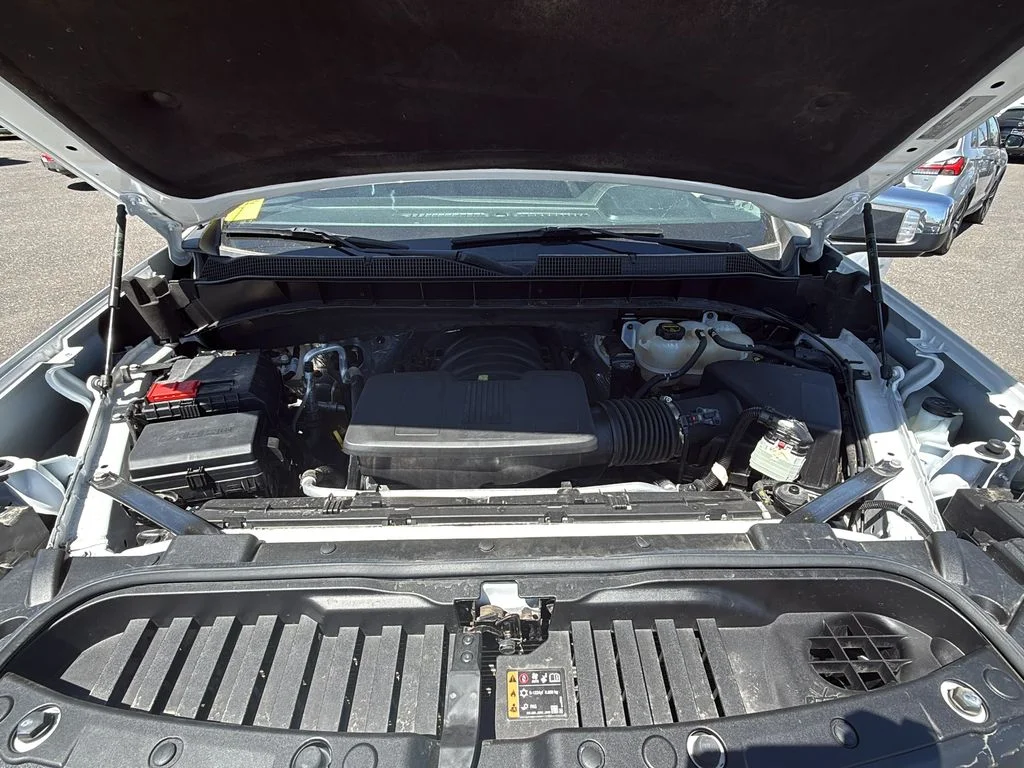 Used 2024 Summit White Chevrolet LT image 32