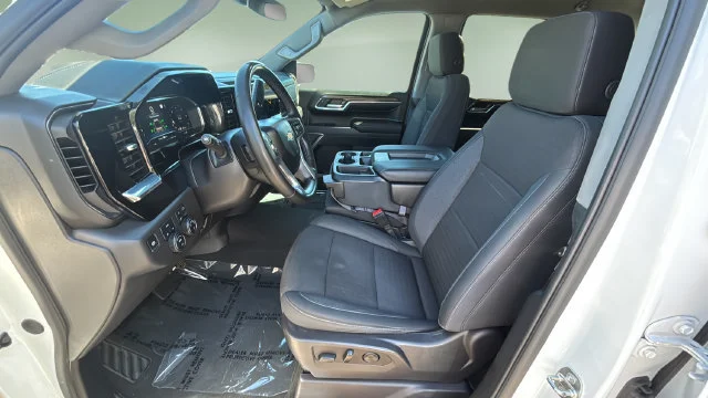 Used 2024 Summit White Chevrolet LT image 23