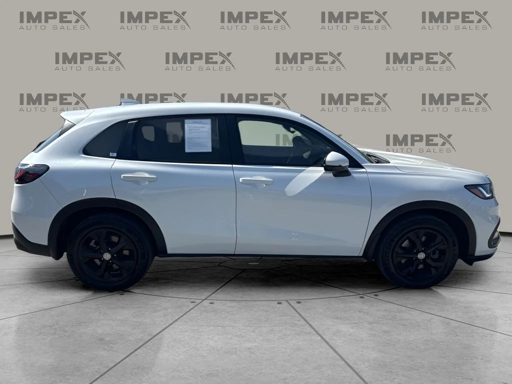 Used 2023 White Honda LX image 6