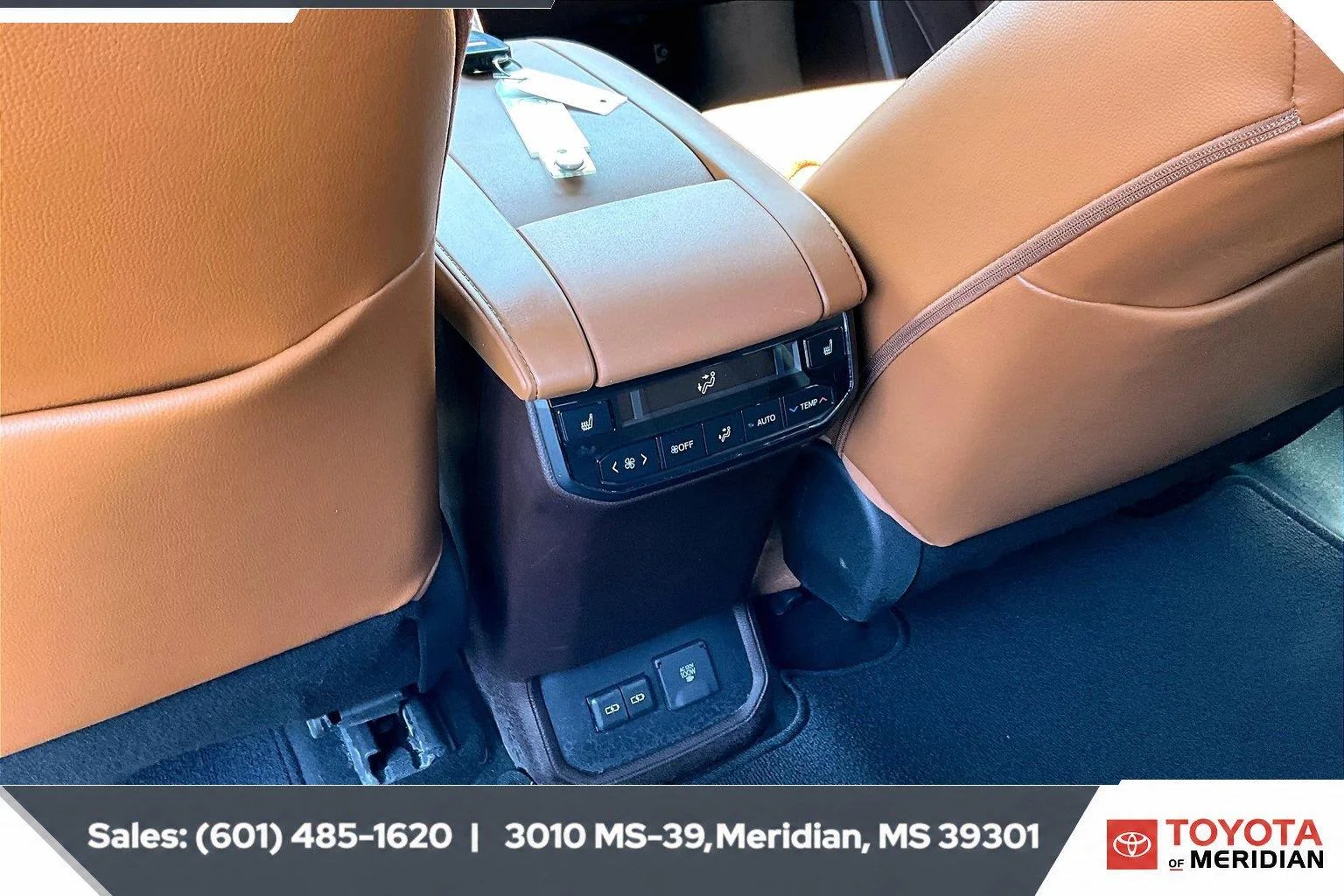 Used 2022 Wind Chill Pearl Toyota Platinum image 25