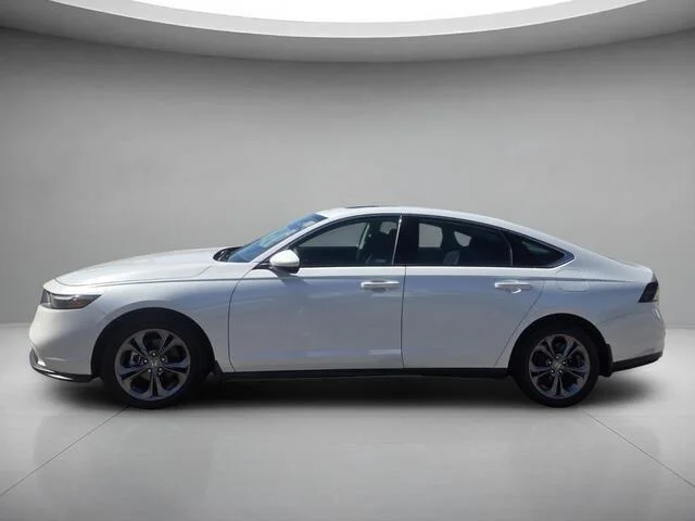 Certified Used 2023 Platinum White Pearl Honda EX image 2