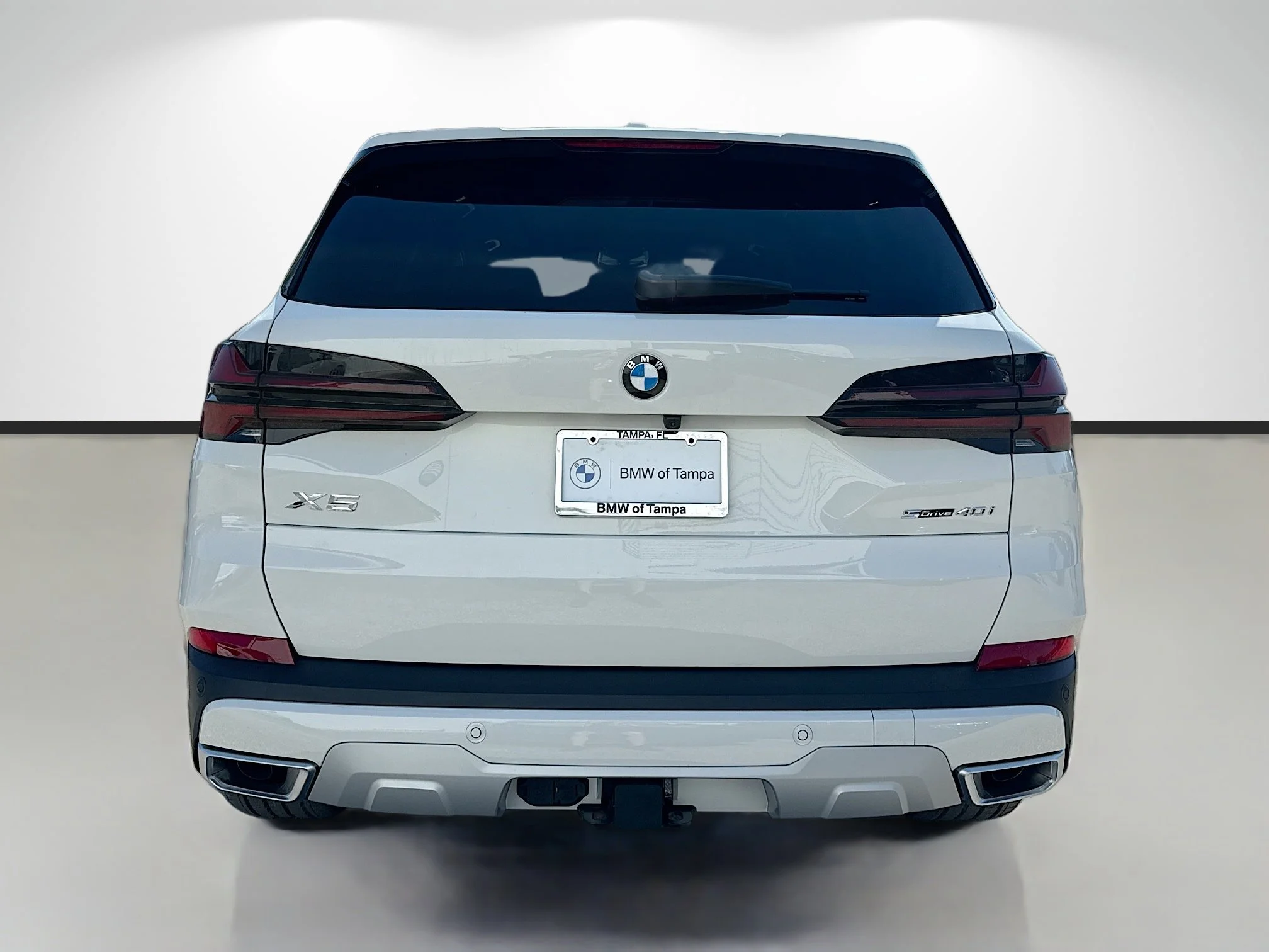New 2026 Alpine White BMW sDrive40i image 4