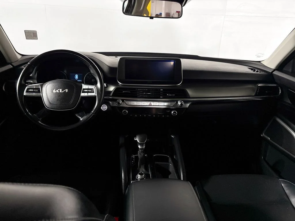 Used 2022 Black Kia LX image 12