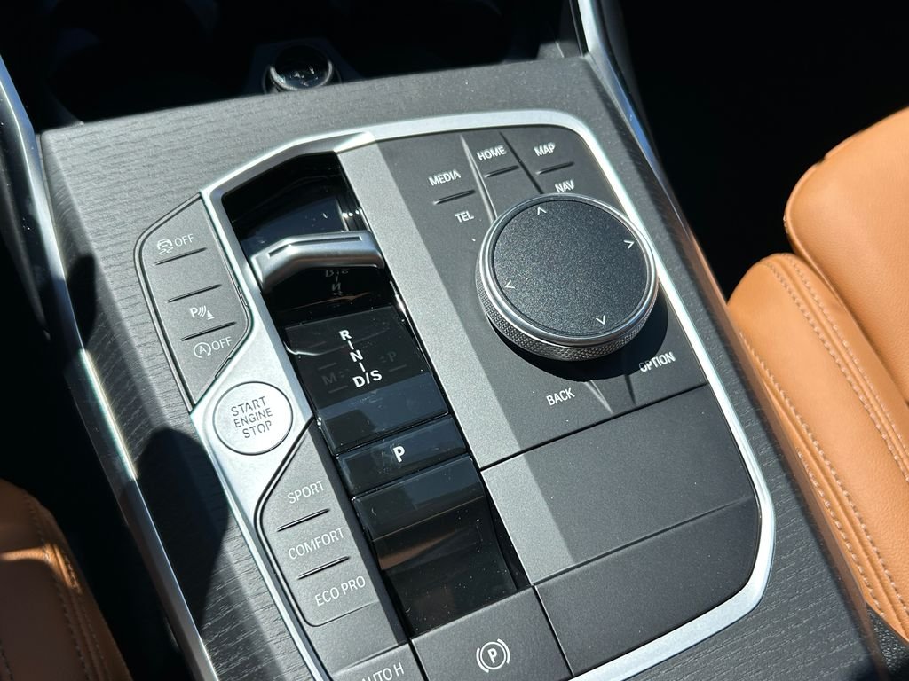 New 2026 Mineral White Metallic BMW 330i xDrive image 28
