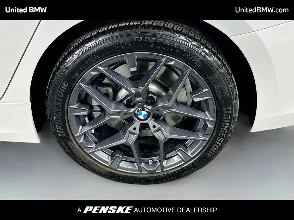2025 BMW 3 Series 330i - Photo 32