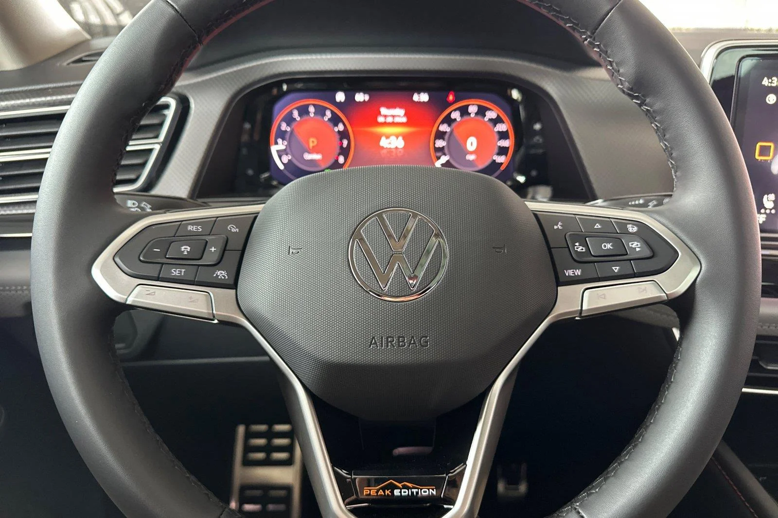 New 2026 Pure Gray Volkswagen 2.0T Peak Edition image 24