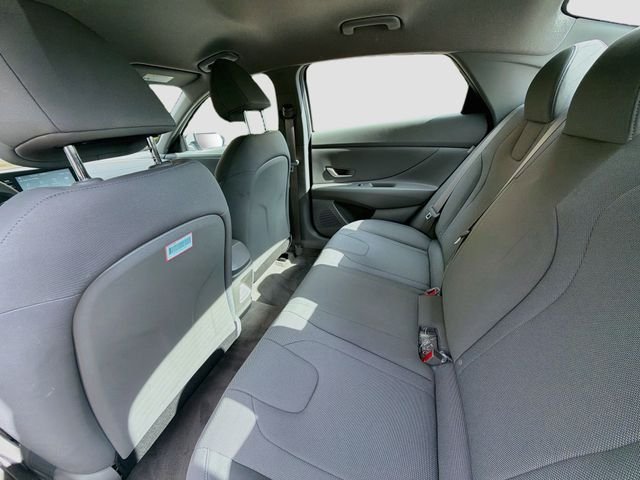 Used 2025 White Hyundai SE image 23