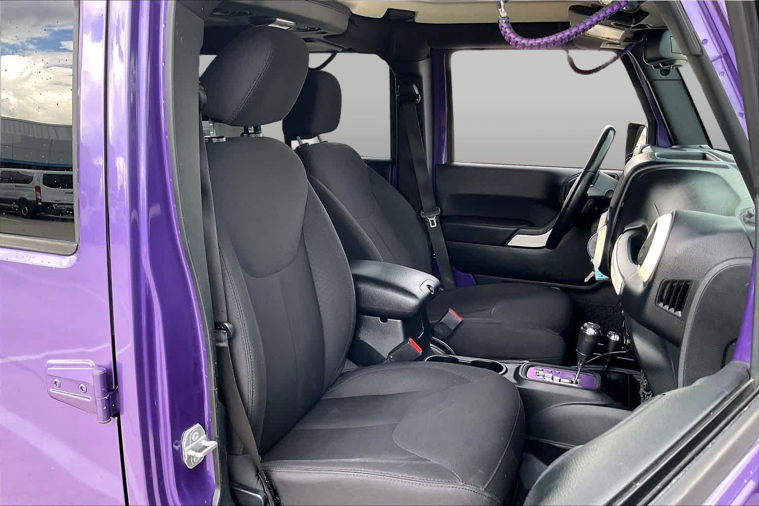 Used 2018 Xtreme Purple Pearlcoat Jeep Sport S image 9