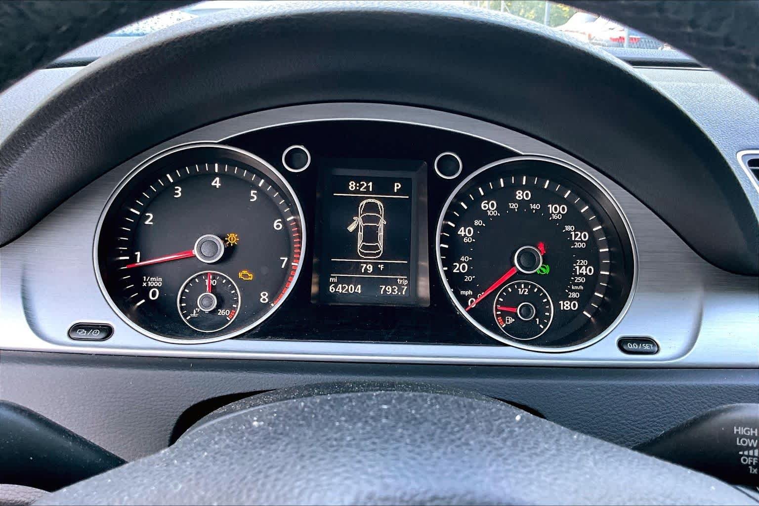 Used 2014 Island Gray Metallic Volkswagen Sport image 26