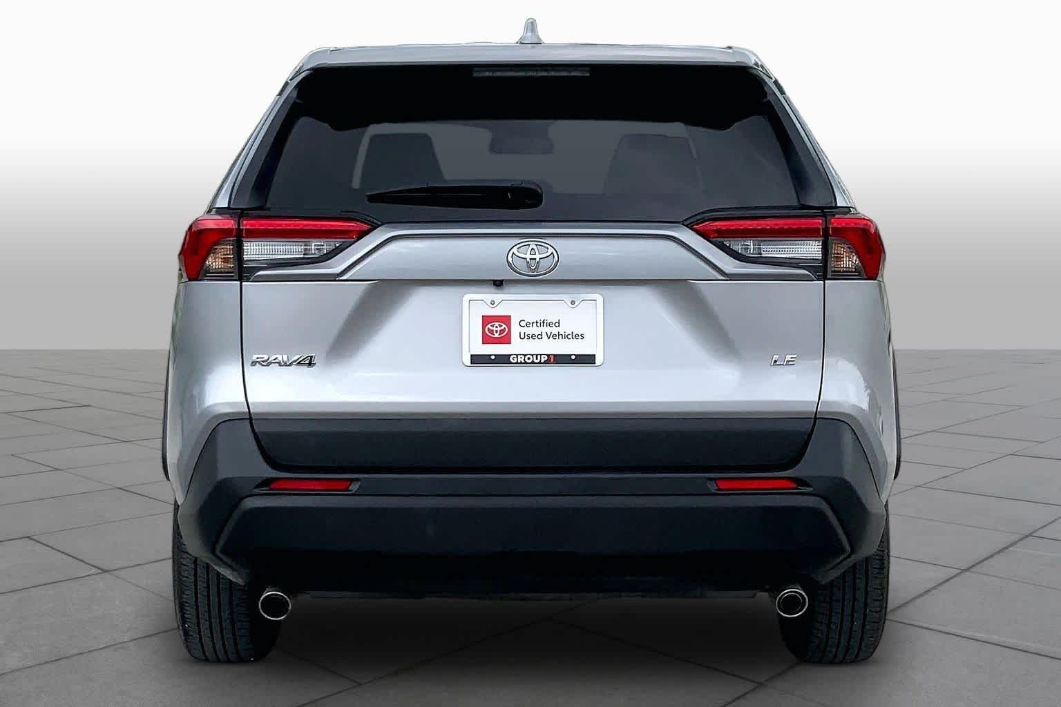 Used 2025 Silver Sky Metallic Toyota LE image 5