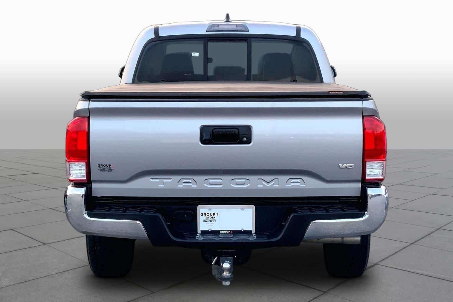Used 2016 Silver Sky Metallic Toyota SR5 image 5