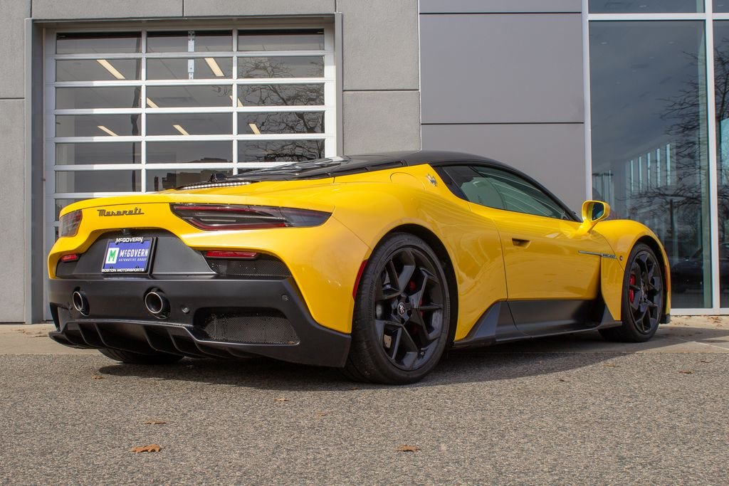 Used 2022 Yellow Maserati Base image 11