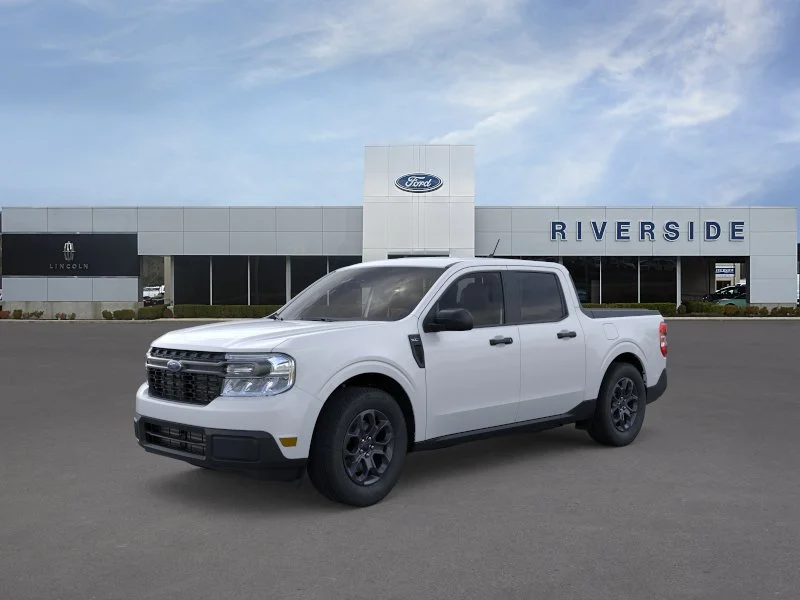 New 2024 Oxford White Ford XLT image 1