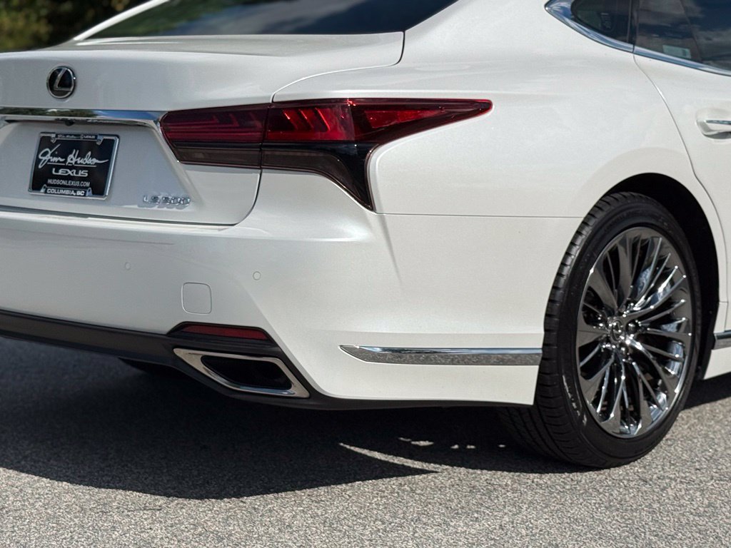 Used 2023 White Lexus 500 image 13