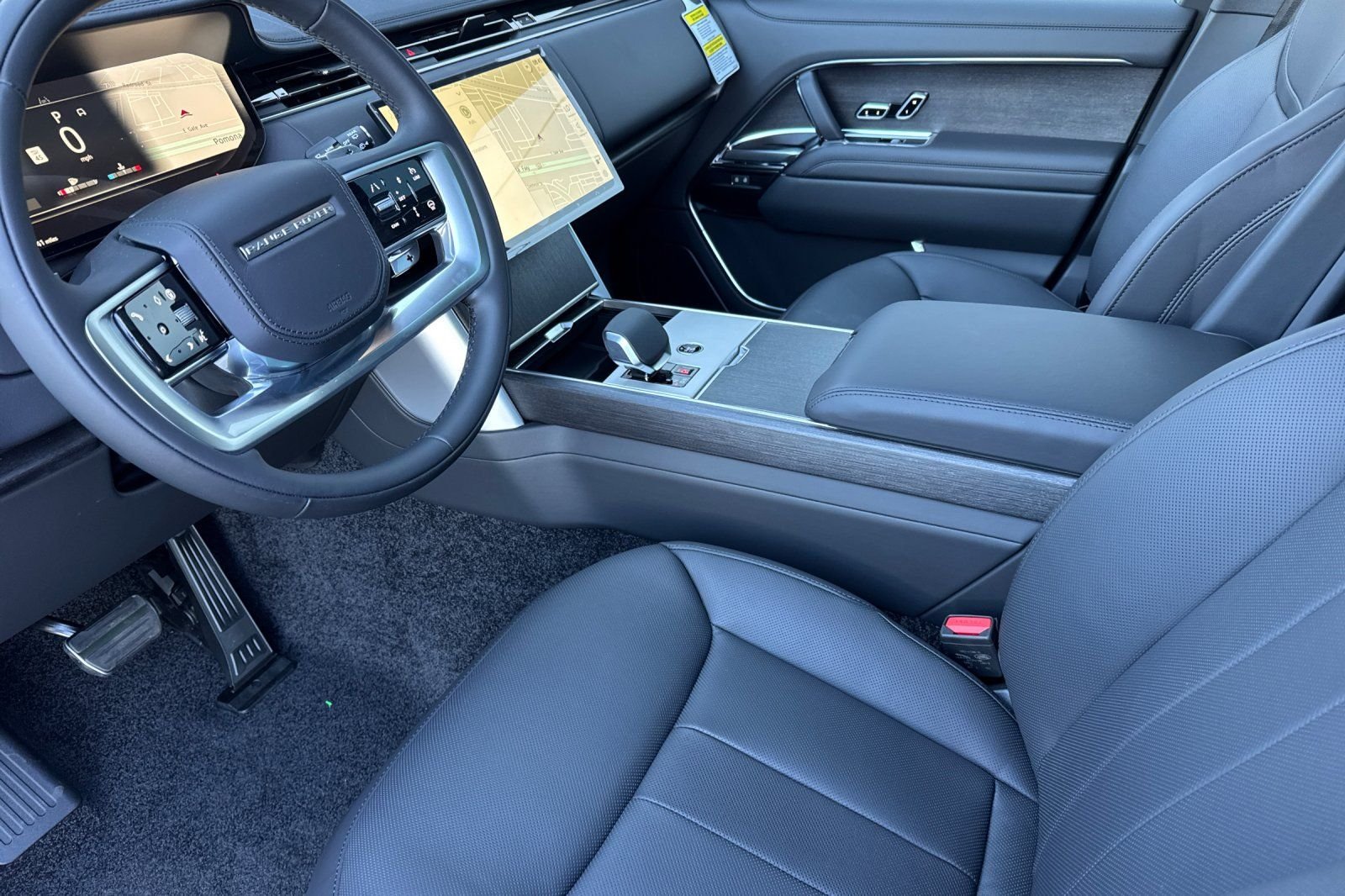 New 2026 Carpathian Grey Land Rover SE image 9
