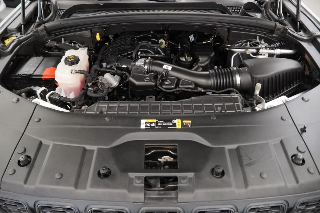 Used 2024 Silver Jeep Altitude X image 51