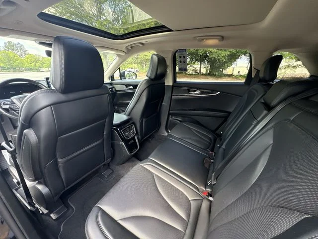 Used 2023 Black Lincoln Reserve image 24