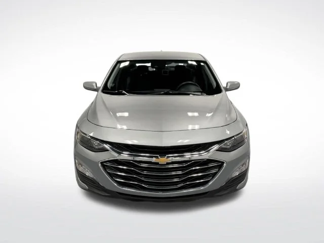 Used 2025 Gray Chevrolet LT image 3