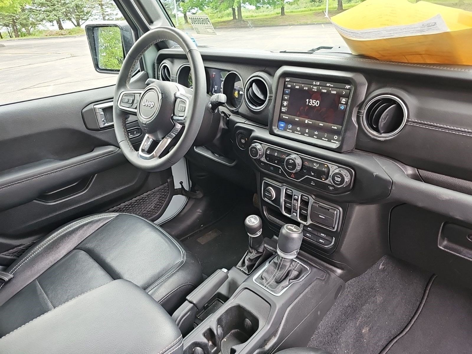 Certified Used 2023 Earl Clearcoat Jeep Sahara image 12