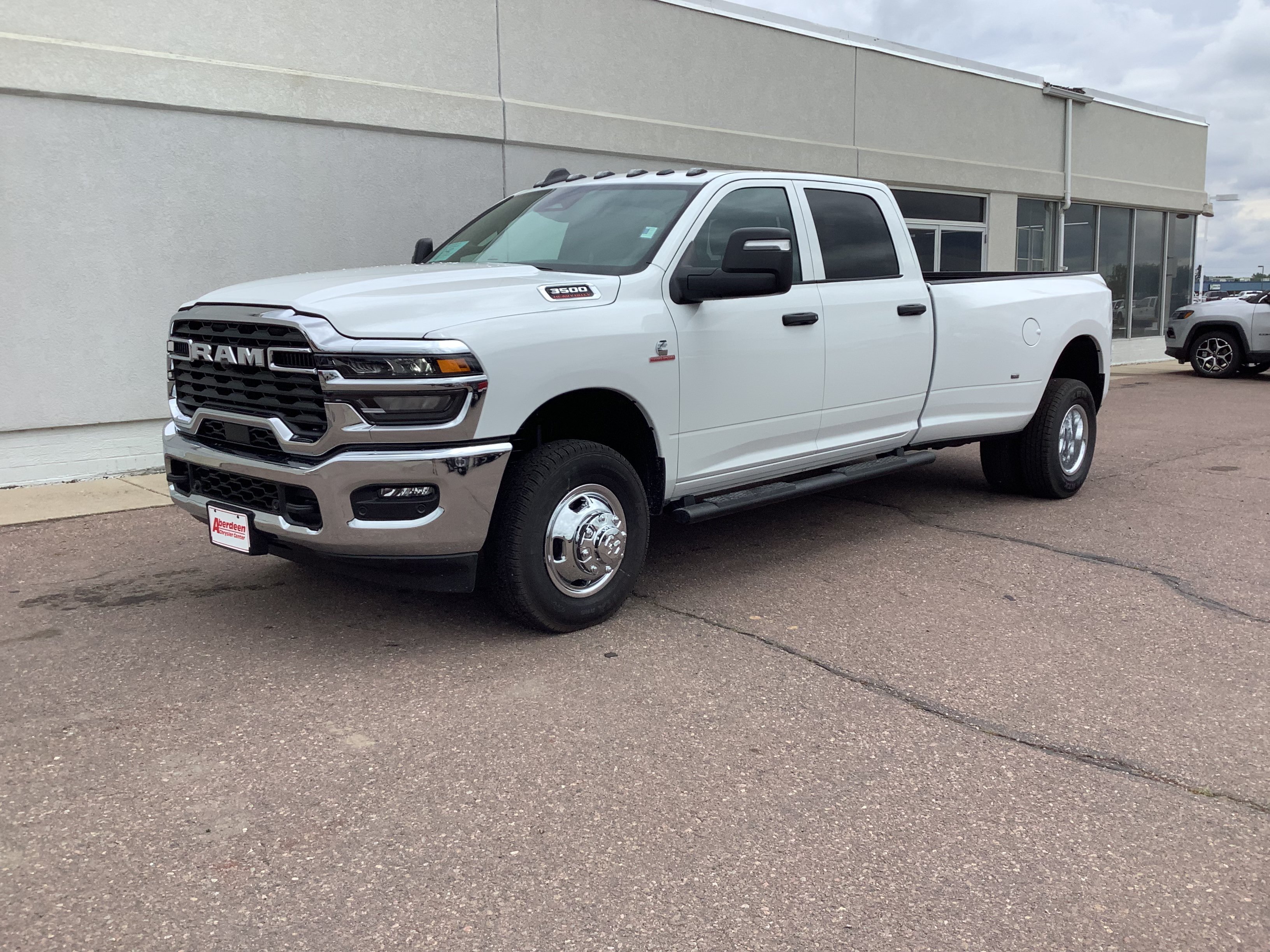 New 2026 Bright White Clear-Coat Exterior Paint RAM Tradesman image 2