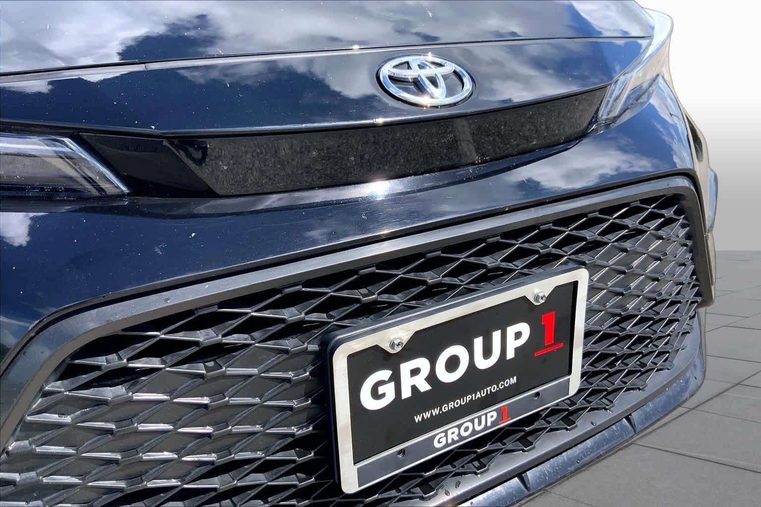 Used 2025 Midnight Black Metallic Toyota SE image 29