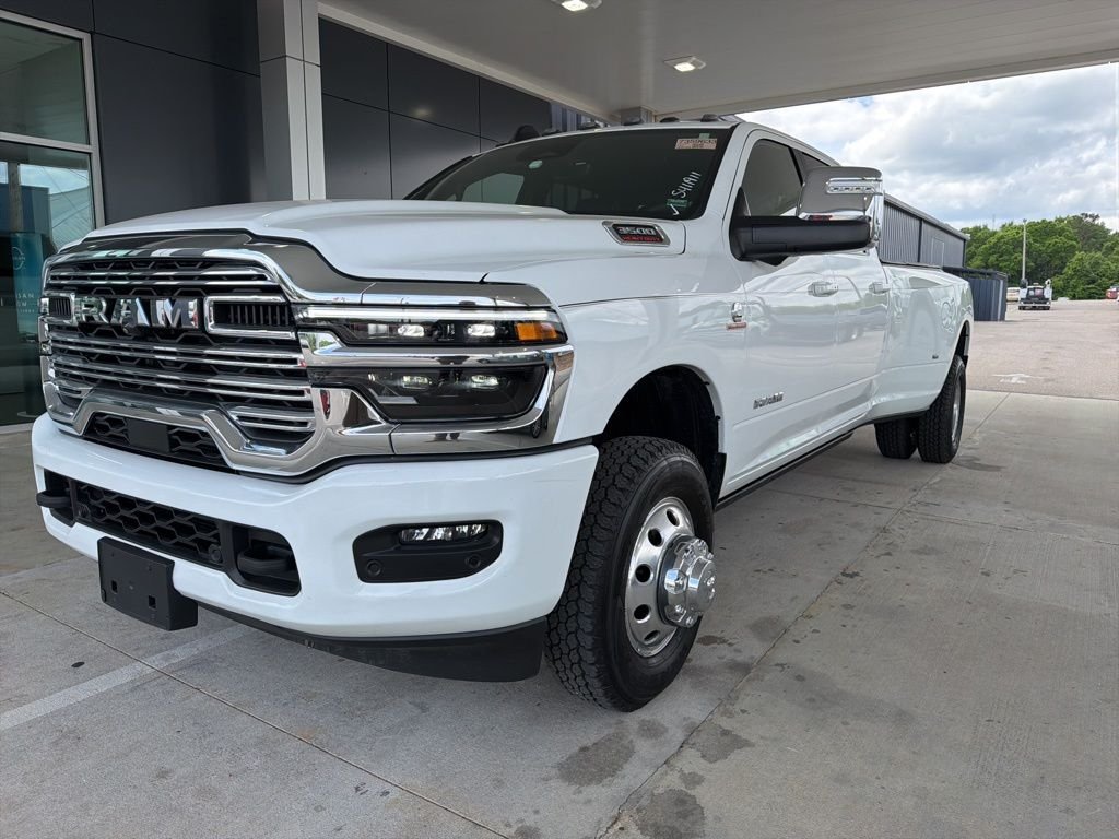 2025 RAM 3500 Laramie 4X4 Crew Cab LWB's photo