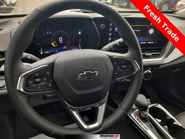 Used 2025 Green Chevrolet ACTIV image 11