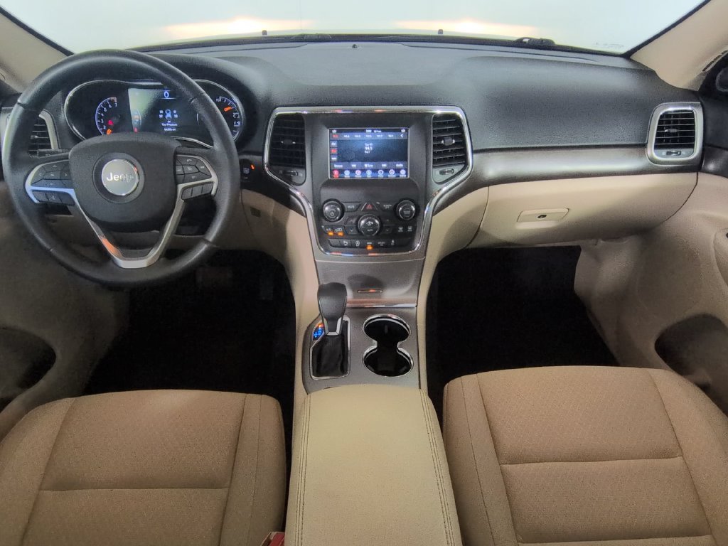 Used 2018 Red Jeep Laredo E image 21