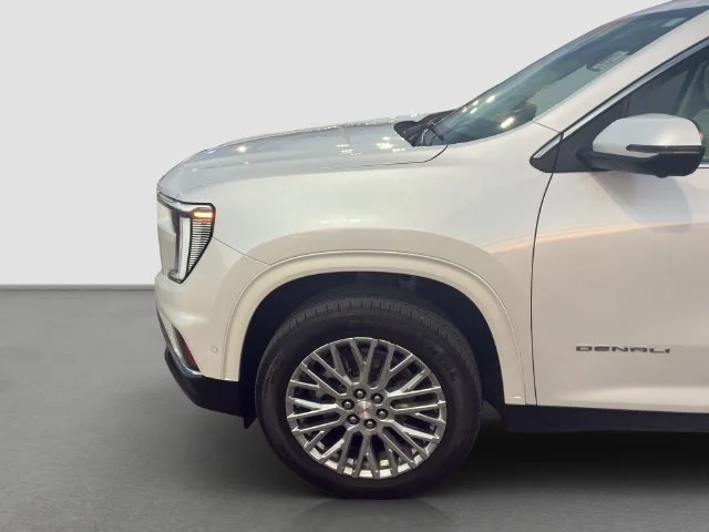 Used 2024 White Frost Tricoat GMC Denali image 20