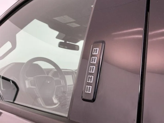 Used 2018 Magnetic Ford Lariat image 10