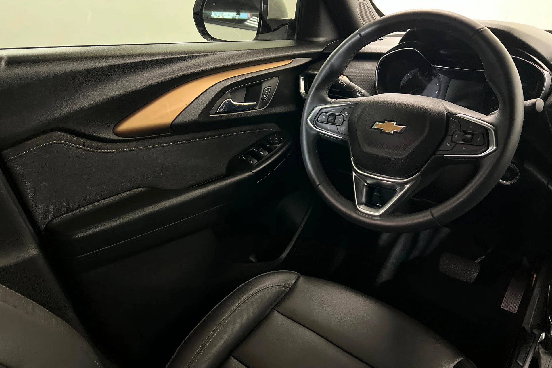 Used 2023 Summit White Chevrolet ACTIV image 11