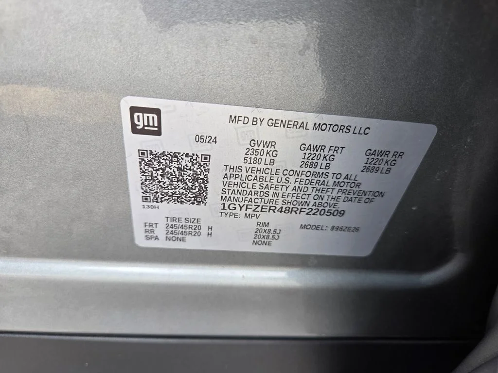 Used 2024 Silver Cadillac Sport image 36