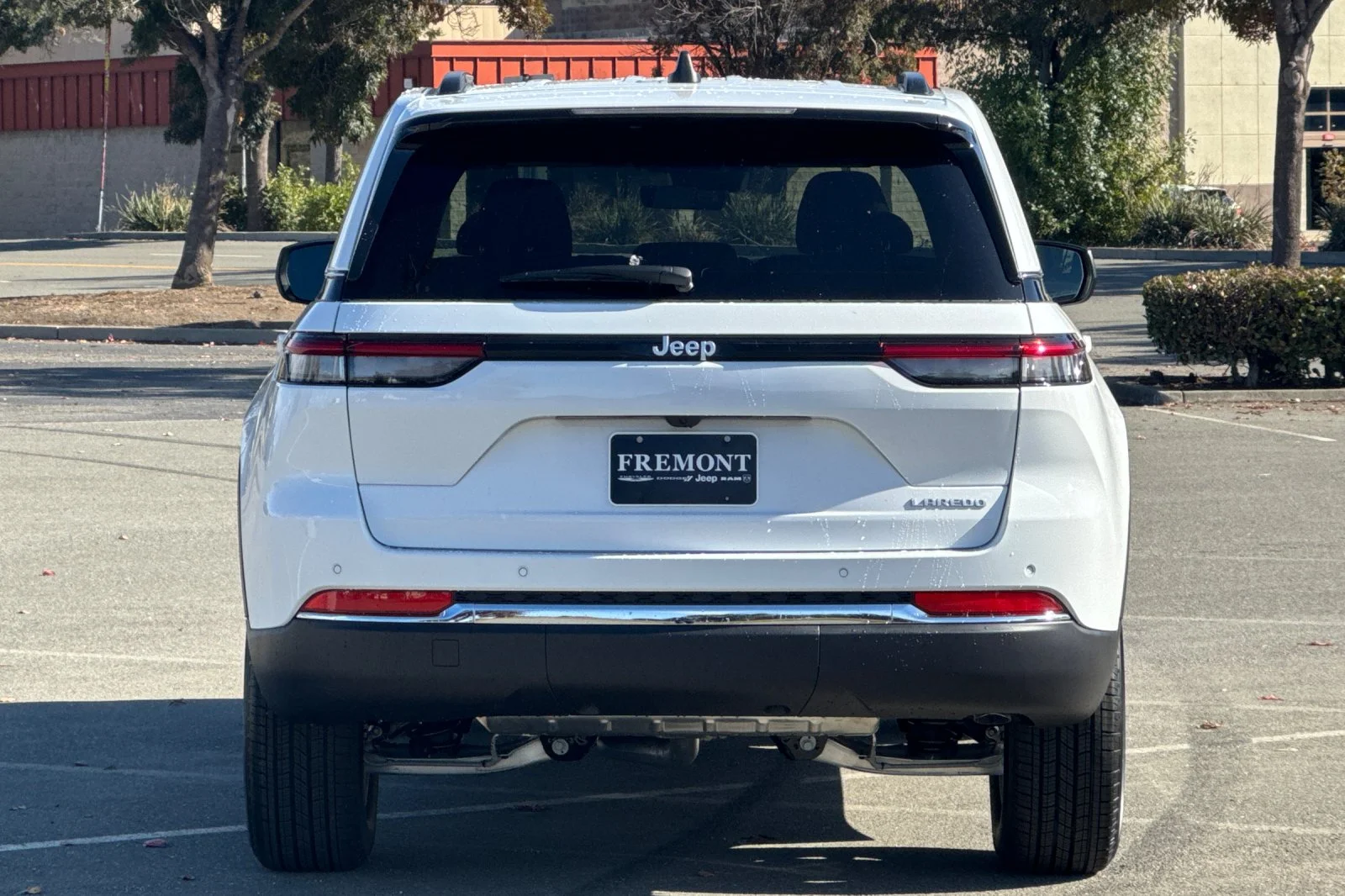 Used 2025 White Jeep Laredo X image 4