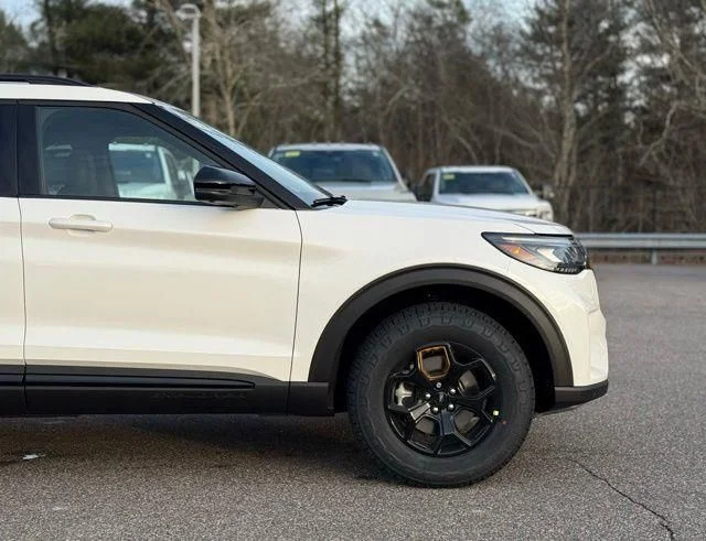 New 2026 Star White Metallic Tri-Coat Ford Tremor® image 2