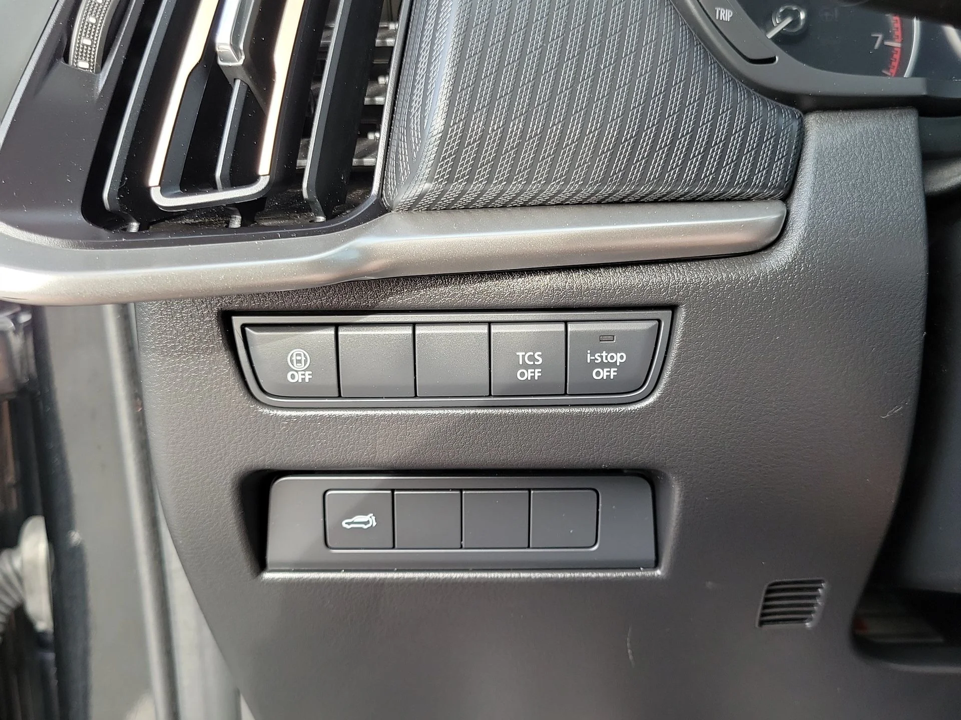 Used 2025 Black Mazda 3.3 Turbo Select image 9