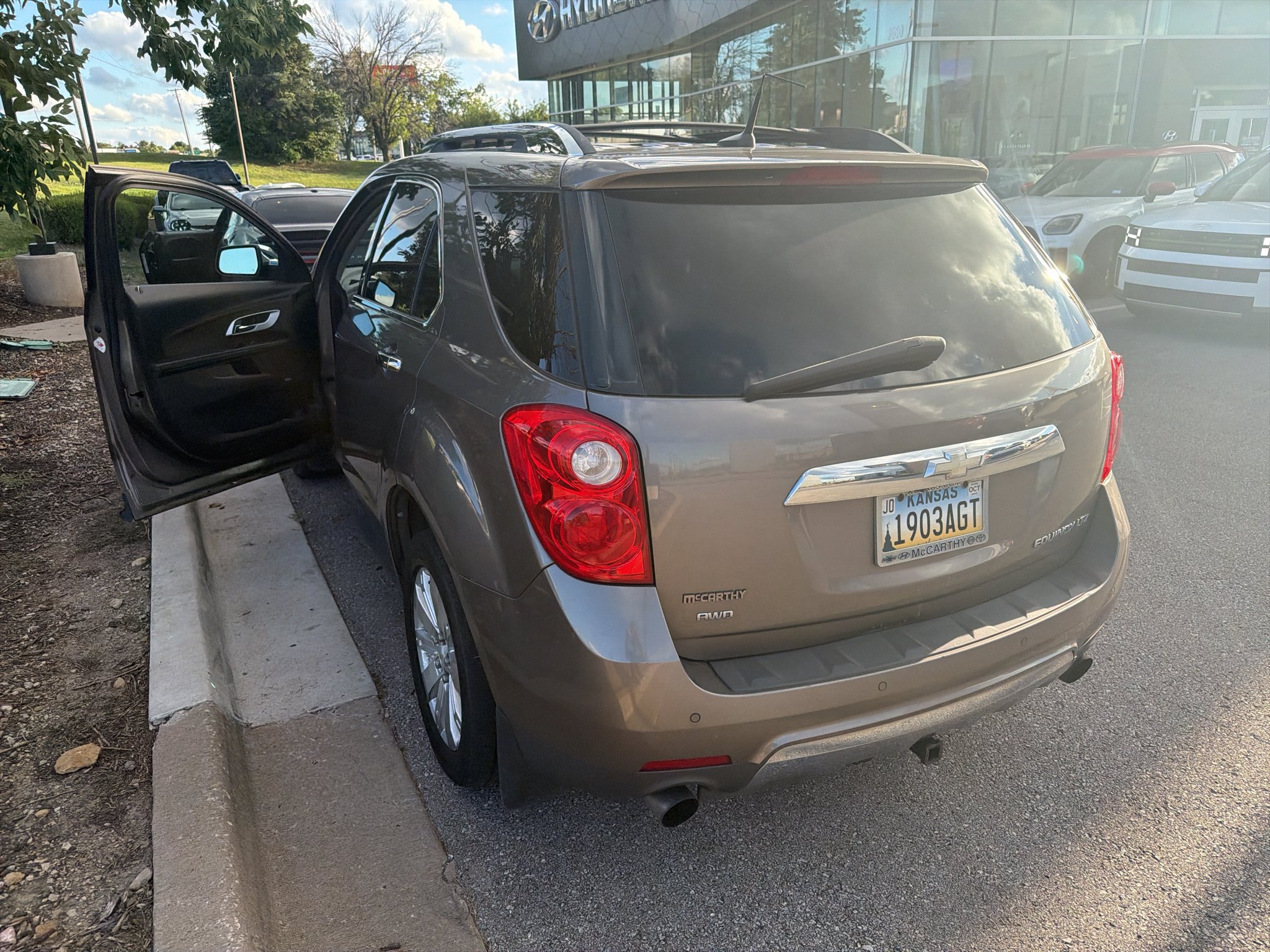 Used 2010 Cyber Gray Metallic Chevrolet LTZ image 8