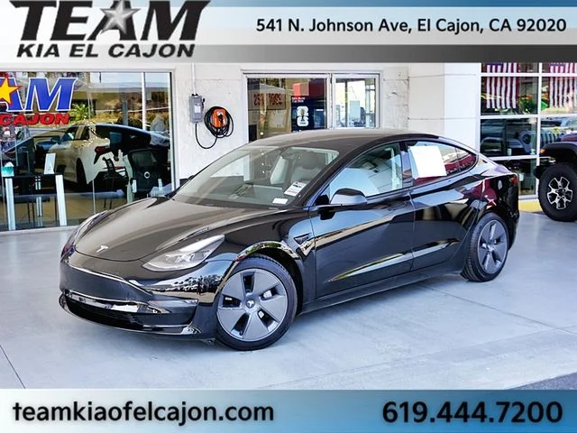 2021 Tesla Model 3 Standard Range Plus's photo