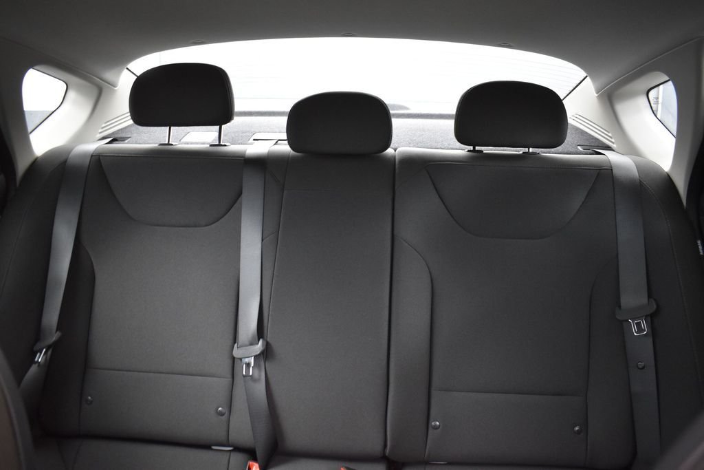 New 2026 Snow White Pearl Kia LXS image 17