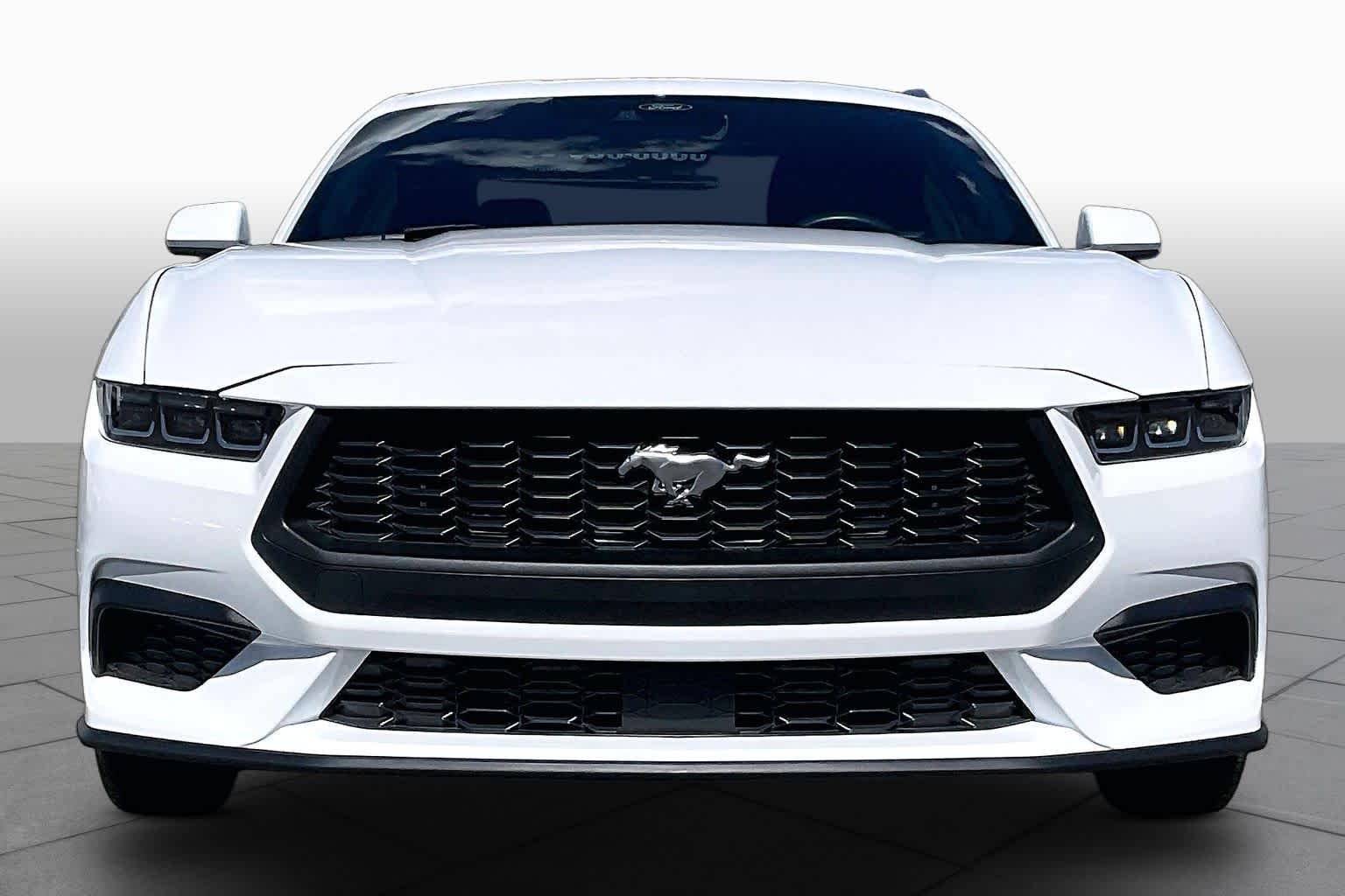 Used 2024 Oxford White Ford EcoBoost image 3
