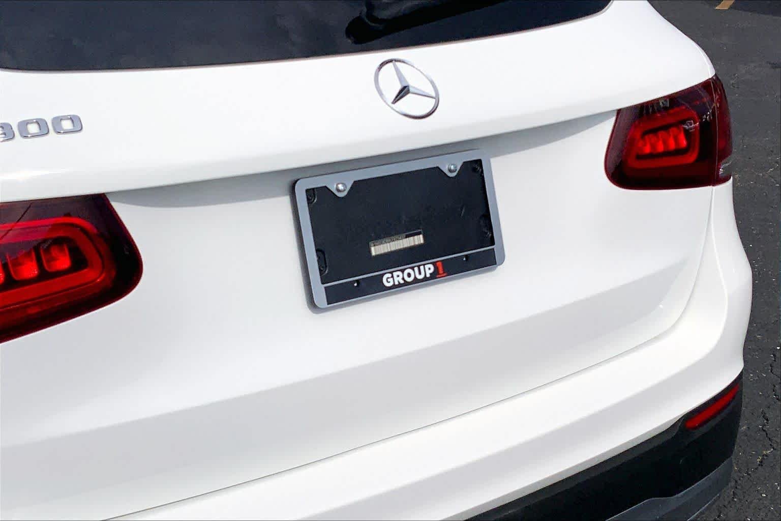 Used 2020 designo Diamond White Metallic Mercedes-Benz GLC 300 image 31