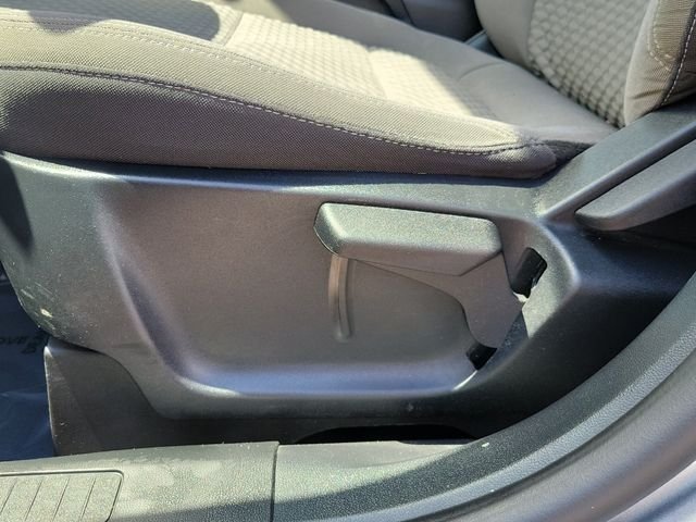 Certified Used 2022 Iconic Silver Metallic Ford SE image 19