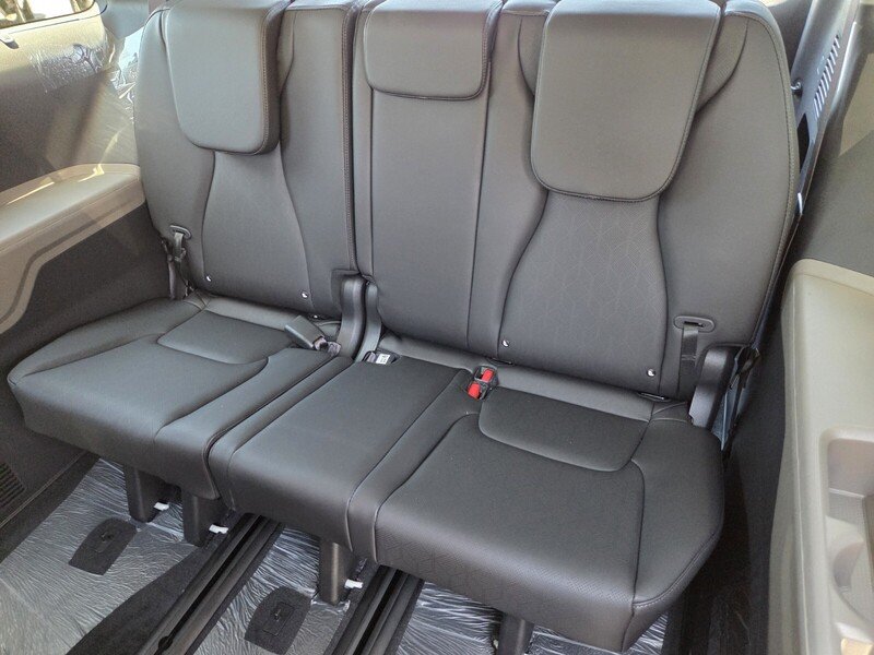 New 2026 Snow White Pearl Kia EX image 8