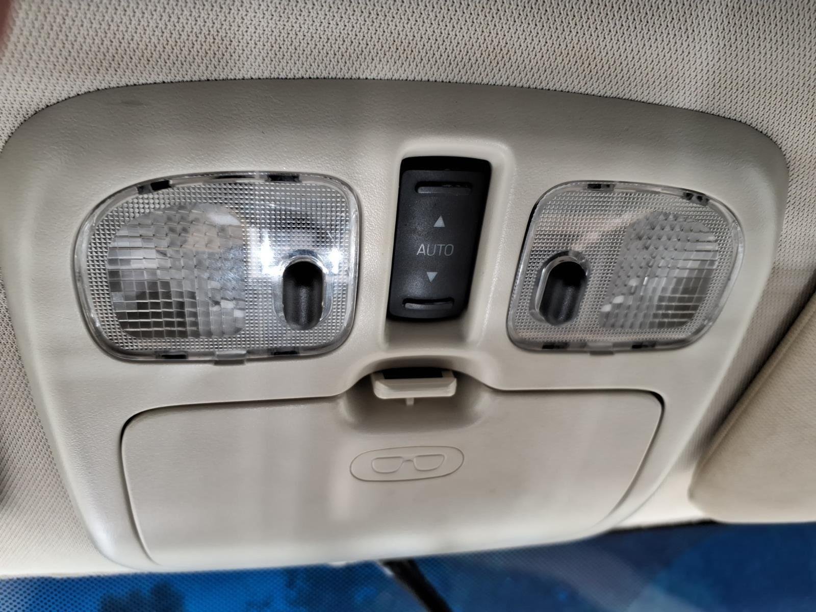 Used 2012 White Suede Ford XLT image 22