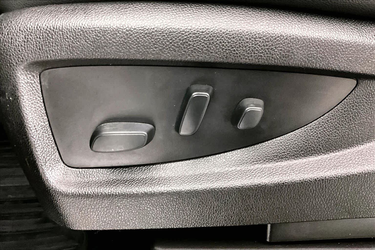 Used 2017 Black Chevrolet Premier image 29