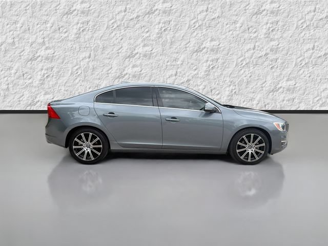 Used 2016 Gray Metallic Volvo T5 Drive-E Premier image 2