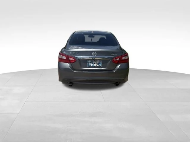Used 2016 Gray Nissan 3.5 SL image 4