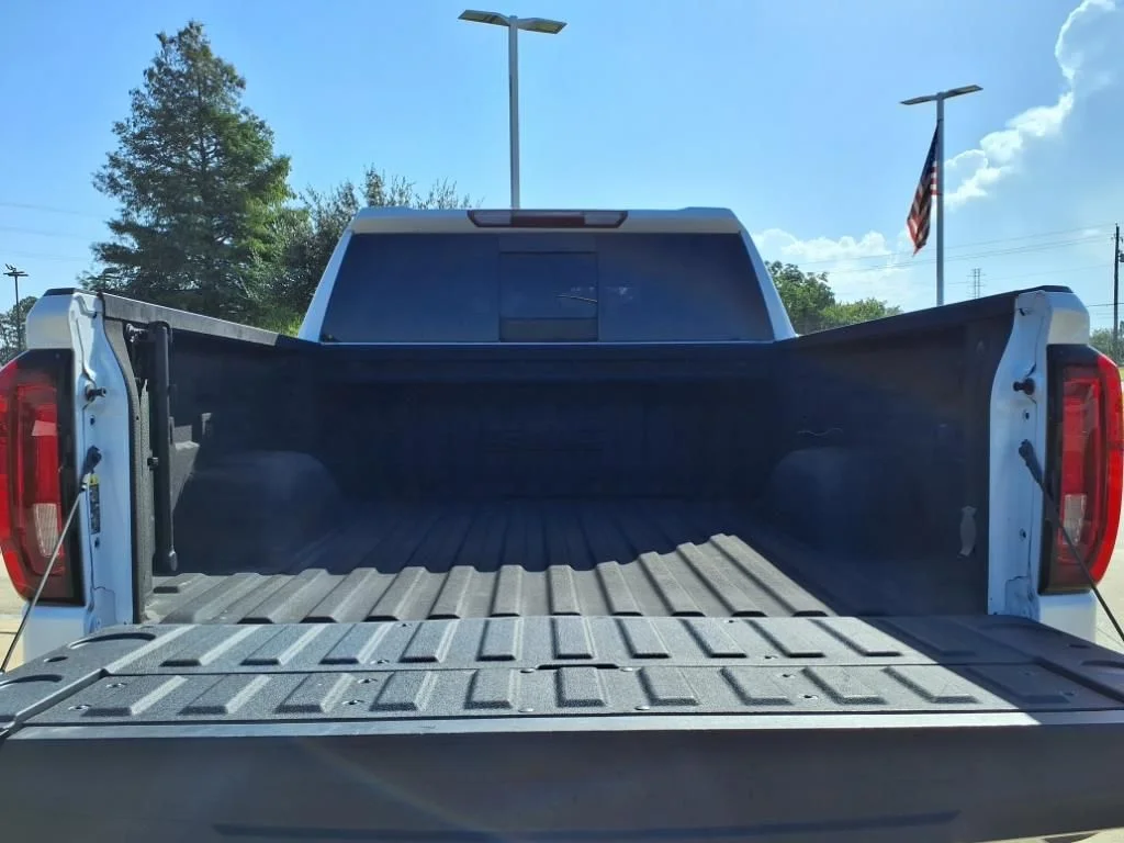 2023 GMC Sierra 1500 SLT - Photo 15