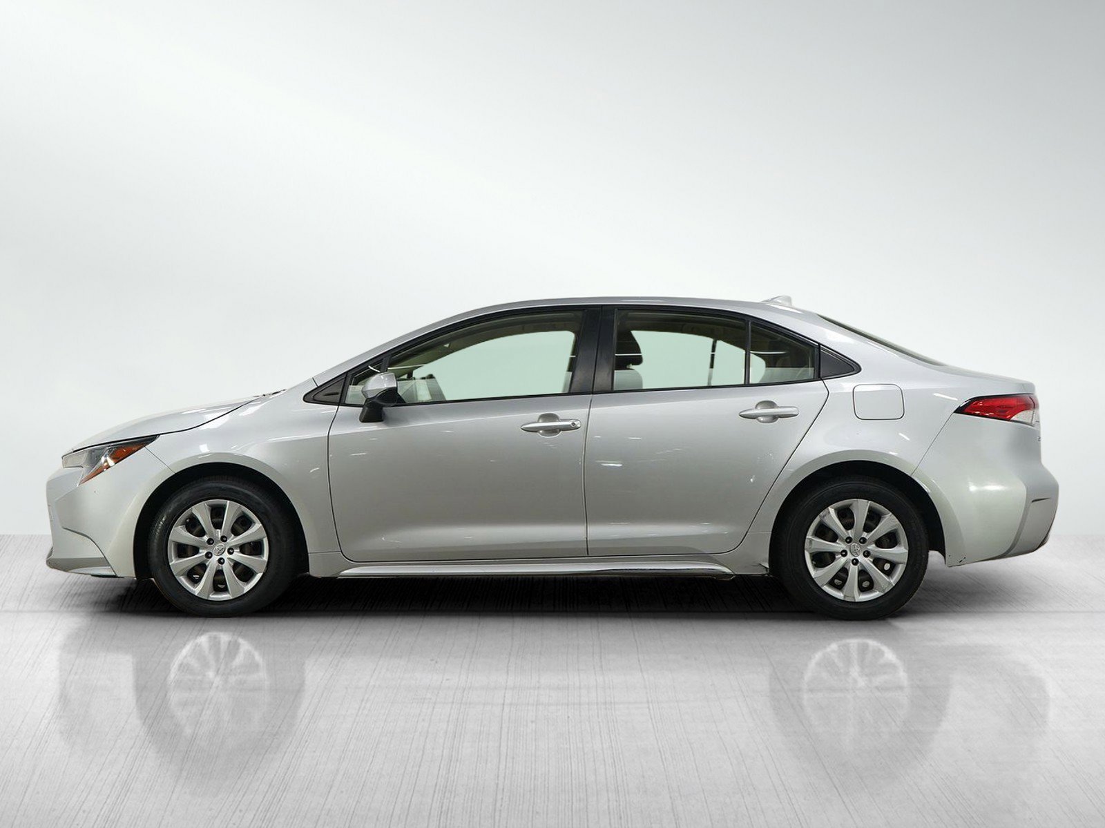 Used 2020 Toyota Corolla LE with VIN JTDEPRAE7LJ049839 for sale in Minneapolis, Minnesota