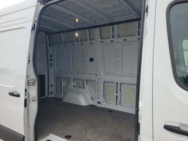 Used 2025 White Mercedes-Benz Cargo 144 WB image 17
